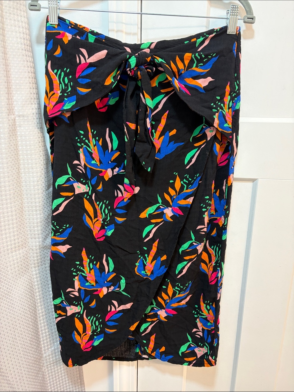 Nine West Black Floral Tie-Waist Swim Sarong